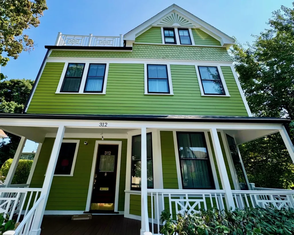 SIDING & DECKING REPLACEMENT