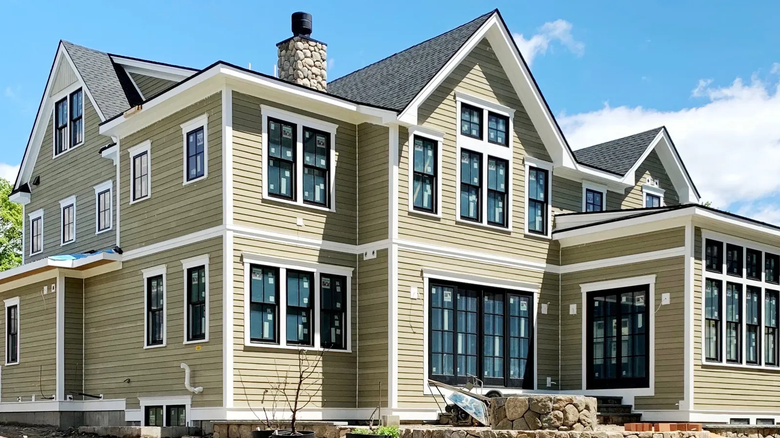 James Hardie siding painting