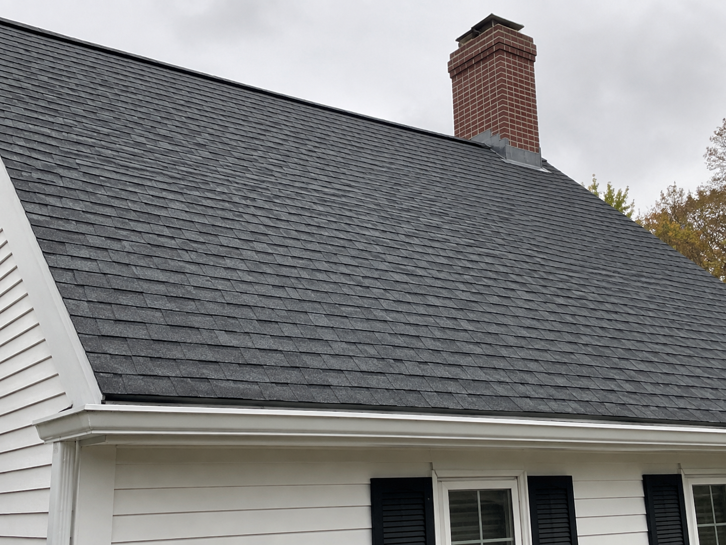 Three-tab asphalt shingles