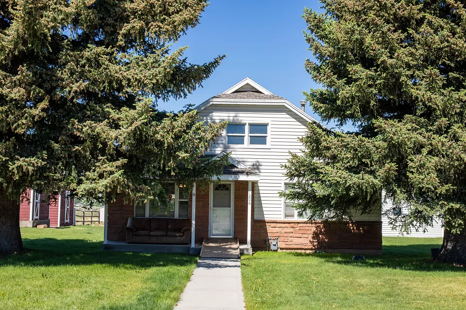 Antique colonials and farmhouses