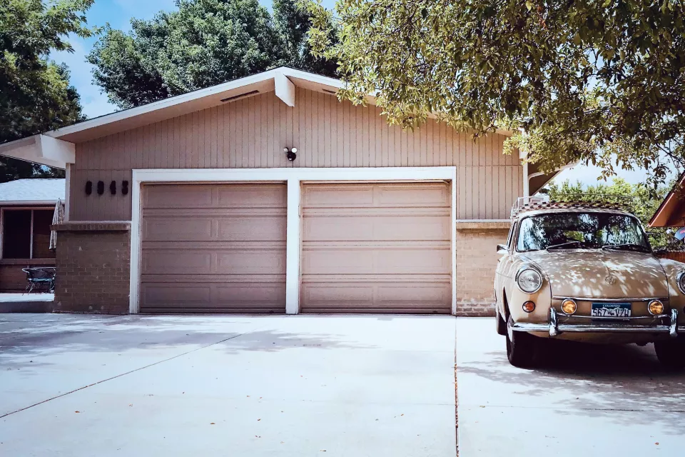 Mid-Century and Modern Single-Family Homes